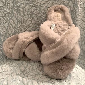 Ugg, Fuzzy Grey Size 7 Slippers